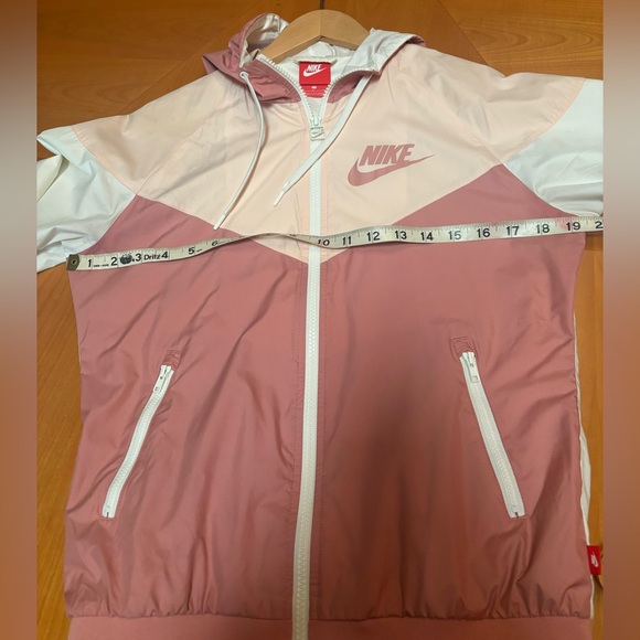 NIKE Womens Pink Windrunner Jacket - Picture 3 of 7